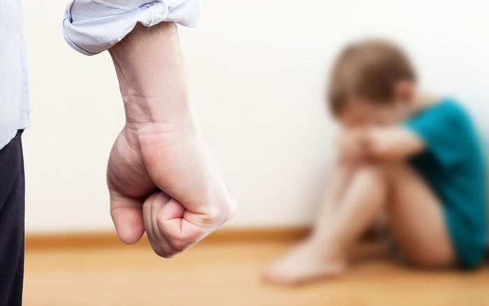 Hành vi bạo hành trẻ em bị xử lý như thế nào?